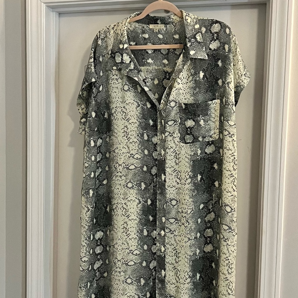 Gray Snake skin pattern tunic